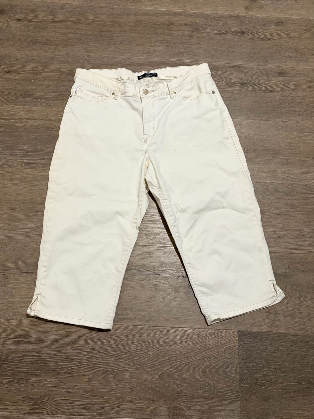 Lee Midrise Fit White Denim Pants